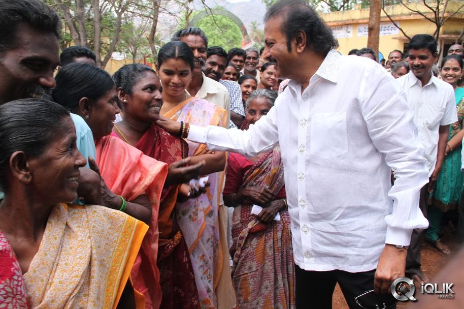 Mohan-Babu-Family-Casts-Vote-2014